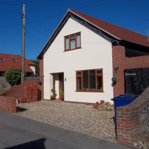 2015 25 09 Moulton Suff No 8 Mayes Meadow. Former paint store converted by Ben Jones