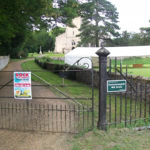 2019 01 01 Moulton Saint peters entrance War Grave relating to Michael Lane