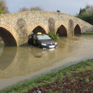 2020 04 12 Taxi swept under the bridge by the flood on the 3rd 7