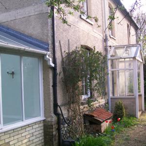 2020 09 04 Lawn House Shop side door. Moulton 23