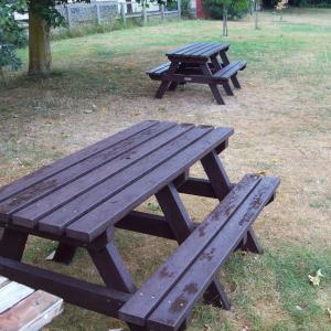 2020 13 08 Moulton Playing Field opposite the shop new seats 1